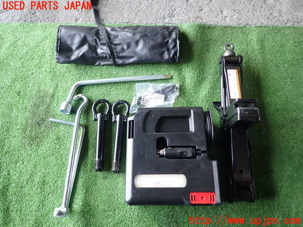 1UPJ-29257805]エスティマ(ACR55W)車載工具 中古_m0001.jpg