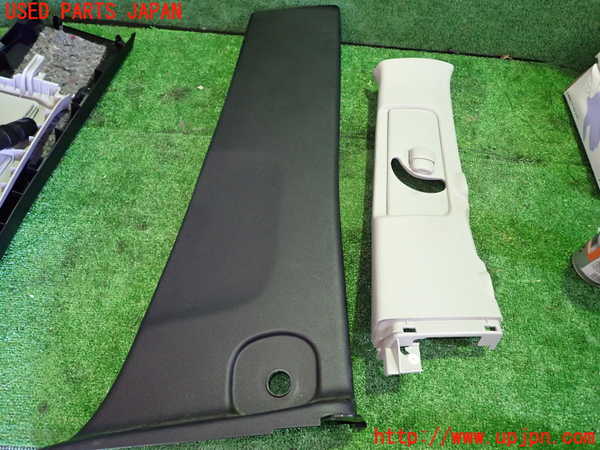 1UPJ-29257665]エスティマ(ACR55W)右センターピラートリム 中古_m0001.jpg