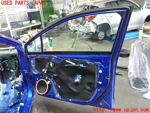 5UPJ-29261230]レヴォーグ(VN5)右前ドア M2E48 中古_m0005.jpg