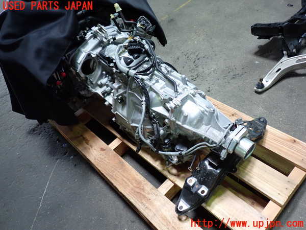 1UPJ-29263010]レヴォーグ(VN5)ミッション AT CB18 4WD 中古_m0001.jpg