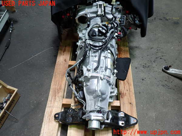 1UPJ-29263010]レヴォーグ(VN5)ミッション AT CB18 4WD 中古_m0002.jpg