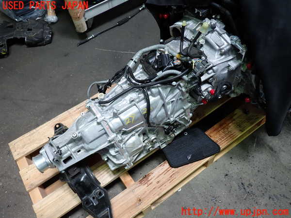 1UPJ-29263010]レヴォーグ(VN5)ミッション AT CB18 4WD 中古_m0003.jpg