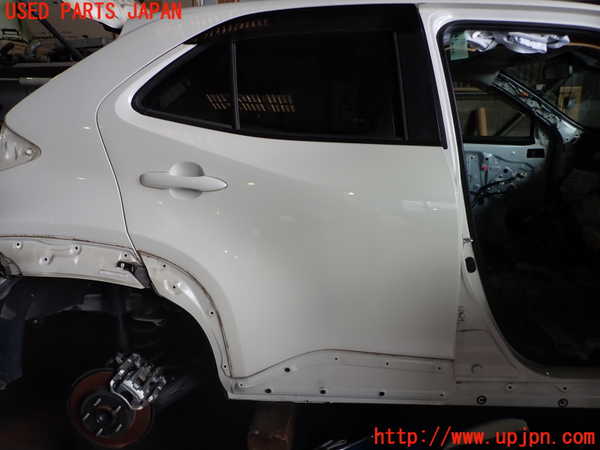 5UPJ-29271290]ヤリス(YARIS) クロス ハイブリッド(MXPJ10)右後ドア AGC M2L3 中古_m0001.jpg