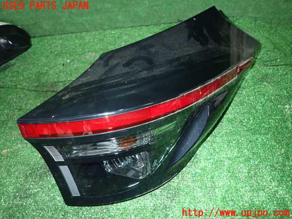 1UPJ-29271530]ヤリス(YARIS) クロス ハイブリッド(MXPJ10)右テールランプ 中古_m0001.jpg