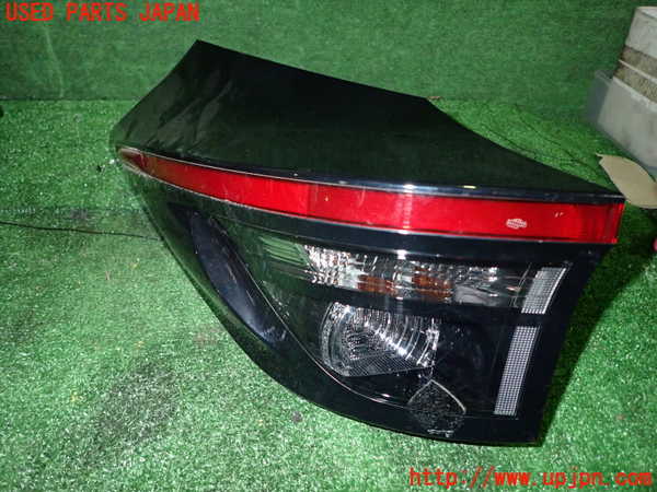 1UPJ-29271536]ヤリス(YARIS) クロス ハイブリッド(MXPJ10)左テールランプ 中古_m0001.jpg