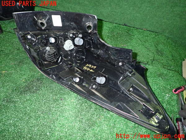1UPJ-29271536]ヤリス(YARIS) クロス ハイブリッド(MXPJ10)左テールランプ 中古_m0004.jpg