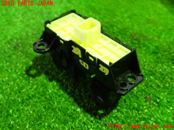 1UPJ-29276306]ヤリス(YARIS) クロス ハイブリッド(MXPJ10)スイッチ1 (パーキング) 中古_m0002.jpg