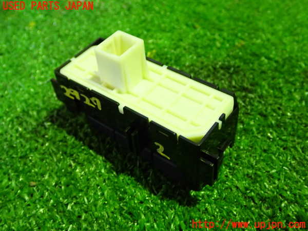 1UPJ-29276307]ヤリス(YARIS) クロス ハイブリッド(MXPJ10)スイッチ2 (走行モード・VSC OFF) 中古_m0002.jpg