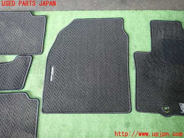 1UPJ-29277800]ヤリス(YARIS) クロス ハイブリッド(MXPJ10)フロアマット 中古_m0003.jpg