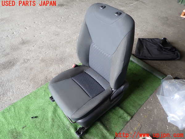 1UPJ-29277065]ヤリス(YARIS) クロス ハイブリッド(MXPJ10)助手席シート 中古_m0001.jpg