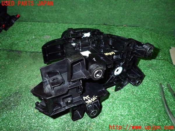 5UPJ-29277555]ヤリス(YARIS) クロス ハイブリッド(MXPJ10)ATシフトレバー 中古_m0002.jpg