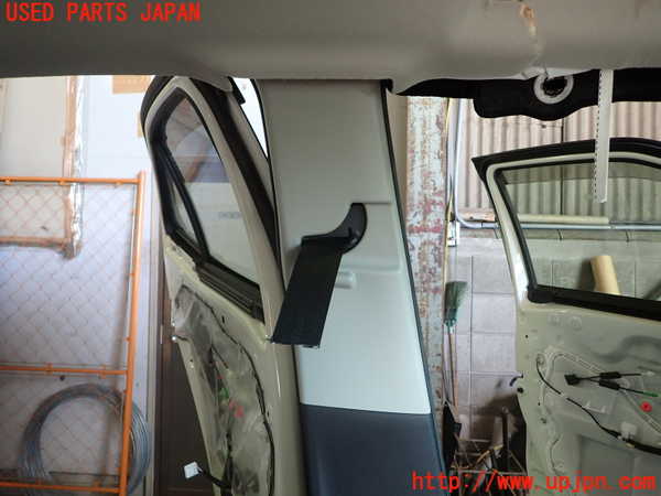 1UPJ-29277670]ヤリス(YARIS) クロス ハイブリッド(MXPJ10)左センターピラートリム 中古_m0002.jpg