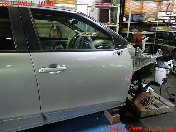 1UPJ-29281230]ヤリス(YARIS) クロス ハイブリッド(MXPJ15)右前ドア AGC M2H3K 中古_m0001.jpg