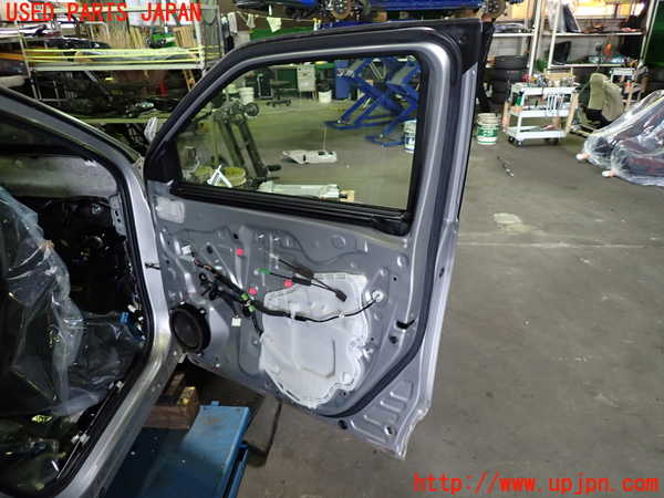 1UPJ-29281230]ヤリス(YARIS) クロス ハイブリッド(MXPJ15)右前ドア AGC M2H3K 中古_m0005.jpg
