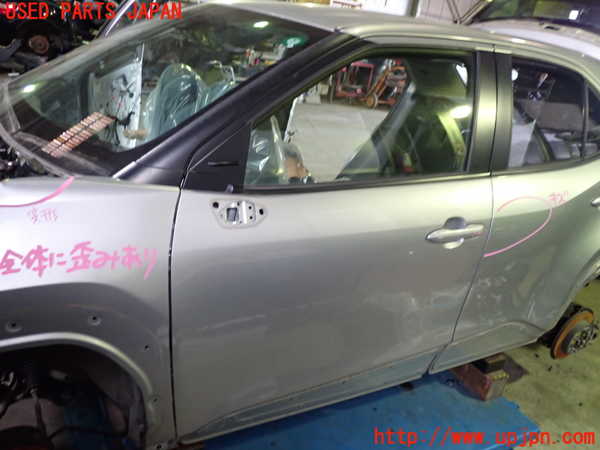 1UPJ-29281260]ヤリス(YARIS) クロス ハイブリッド(MXPJ15)左前ドア AGC M2H3K 中古_m0001.jpg