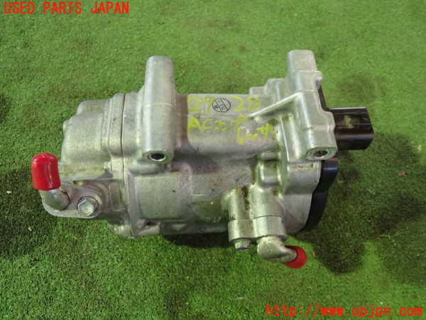 1UPJ-29286025]ヤリス(YARIS) クロス ハイブリッド(MXPJ15)エアコンコンプレッサー 中古_m0001.jpg