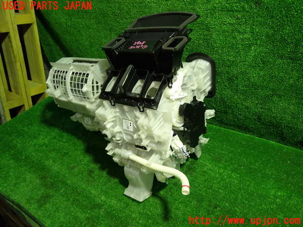 1UPJ-29286081]ヤリス(YARIS) クロス ハイブリッド(MXPJ15)エバポレーター1 中古_m0004.jpg