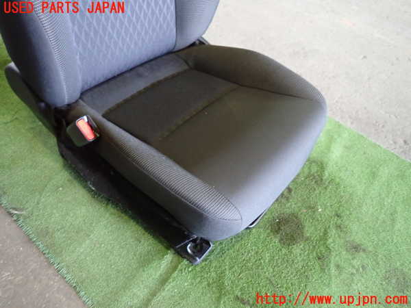 1UPJ-29287065]ヤリス(YARIS) クロス ハイブリッド(MXPJ15)助手席シート 中古_m0003.jpg