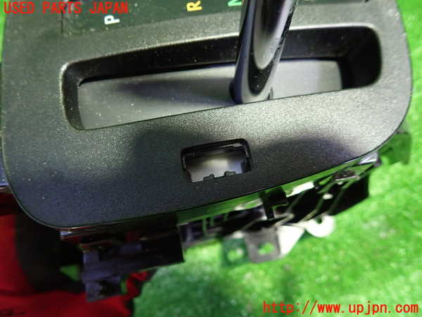 1UPJ-29287555]ヤリス(YARIS) クロス ハイブリッド(MXPJ15)ATシフトレバー 中古_m0003.jpg