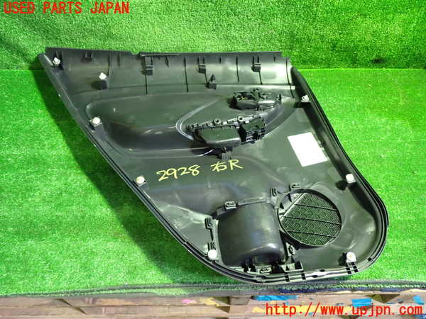1UPJ-29281294]ヤリス(YARIS) クロス ハイブリッド(MXPJ15)右後ドア内張り 中古_m0004.jpg