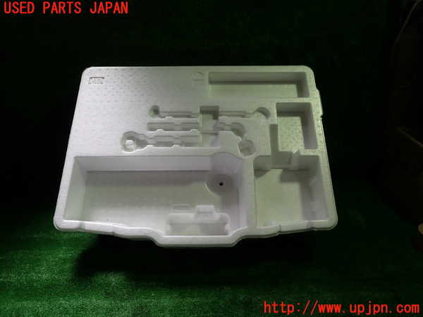 1UPJ-29287772]ヤリス(YARIS) クロス ハイブリッド(MXPJ15)ラゲッジトレイ2 中古_m0001.jpg