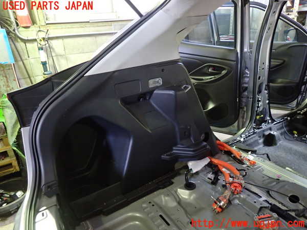 1UPJ-29287680]ヤリス(YARIS) クロス ハイブリッド(MXPJ15)左リアピラートリム 中古_m0003.jpg