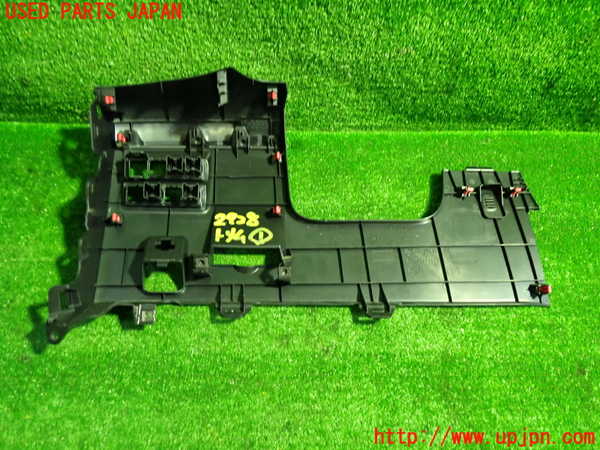 1UPJ-29287691]ヤリス(YARIS) クロス ハイブリッド(MXPJ15)内装トリム類1 中古_m0003.jpg
