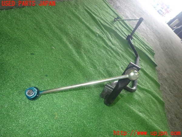 1UPJ-29295440]ベンツ SLK350(172457)フロントスタビライザー 中古_m0002.jpg