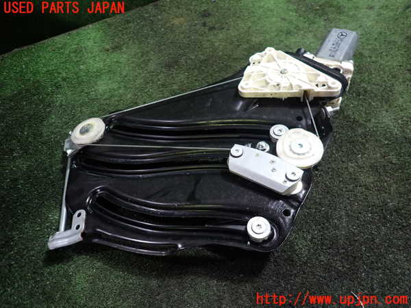 1UPJ-29301296]ベンツ SLK200 R172(172448)右後レギュレーターモーター 中古_m0002.jpg
