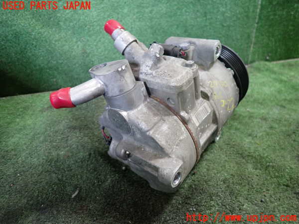 1UPJ-29306025]ベンツ SLK200 R172(172448)エアコンコンプレッサー 中古_m0002.jpg