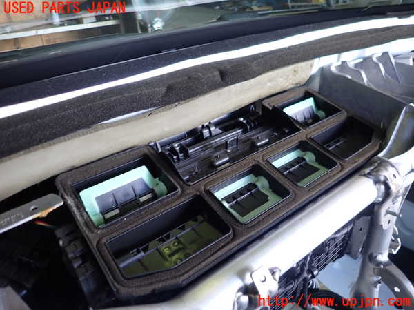 1UPJ-29306081]ベンツ SLK200 R172(172448)エバポレーター1 中古_m0003.jpg
