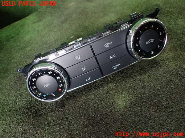 1UPJ-29306066]ベンツ SLK200 R172(172448)エアコンスイッチ1 中古_m0001.jpg