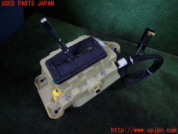 1UPJ-29307555]ベンツ SLK200 R172(172448)ATシフトレバー 中古_m0001.jpg