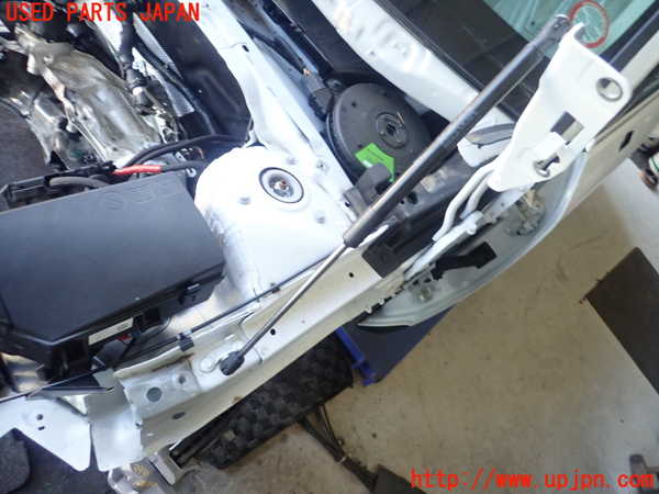 1UPJ-29311068]ボルボ・XC40(XB420TXCM2)ボンネットダンパー 中古_m0002.jpg