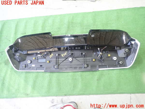 1UPJ-29311520]ボルボ・XC40(XB420TXCM2)リアスポイラー 中古_m0002.jpg