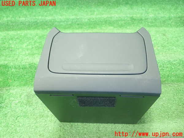 1UPJ-29317841]ボルボ・XC40(XB420TXCM2)小物入れ1 中古_m0001.jpg