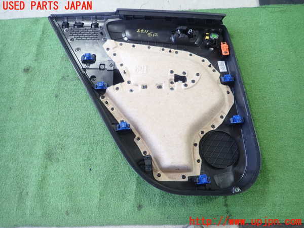 5UPJ-29311294]ボルボ・XC40(XB420TXCM2)右後ドア内張り 中古_m0003.jpg