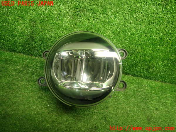 1UPJ-29321180]レクサス・CT200h(ZWA10)右フォグ 中古_m0001.jpg