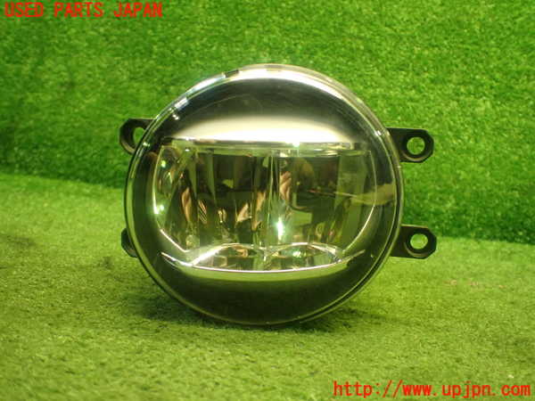 1UPJ-29321182]レクサス・CT200h(ZWA10)左フォグ 中古_m0001.jpg