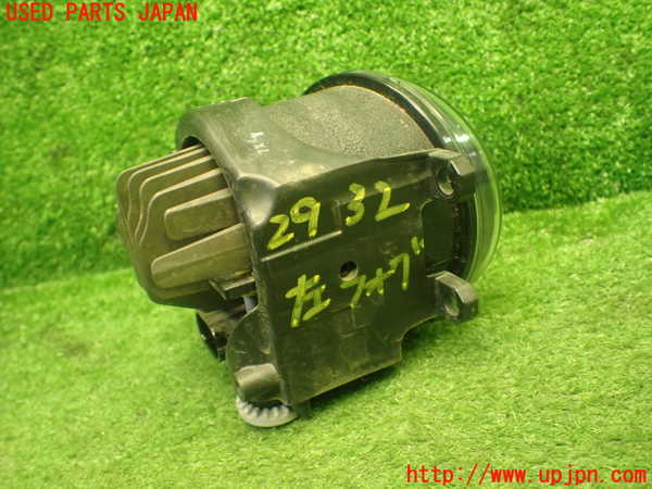 1UPJ-29321182]レクサス・CT200h(ZWA10)左フォグ 中古_m0003.jpg