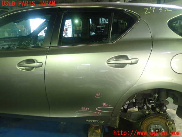 1UPJ-29321320]レクサス・CT200h(ZWA10)左後ドア NSG M3Q8 中古_m0001.jpg