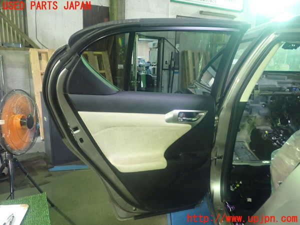 1UPJ-29321320]レクサス・CT200h(ZWA10)左後ドア NSG M3Q8 中古_m0005.jpg