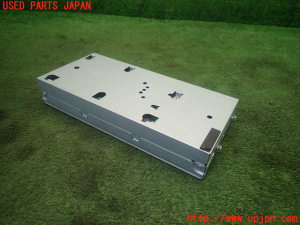 1UPJ-29326525]レクサス・CT200h(ZWA10)アンプ 中古_m0002.jpg