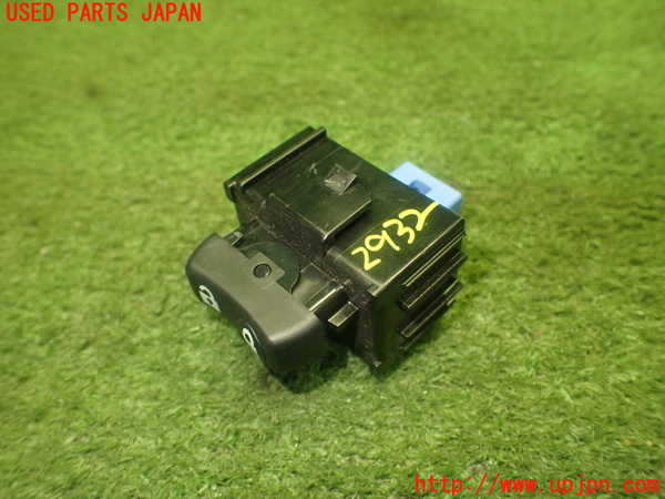 1UPJ-29326313]レクサス・CT200h(ZWA10)スイッチ8 (ロック) 中古_m0002.jpg