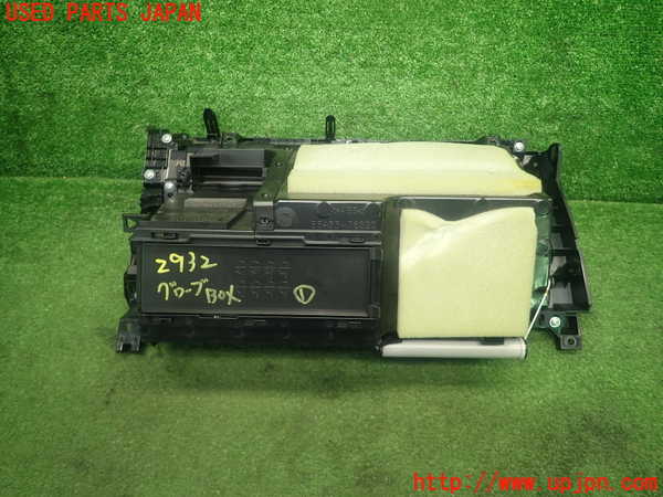 1UPJ-29327516]レクサス・CT200h(ZWA10)グローブボックス1 中古_m0004.jpg
