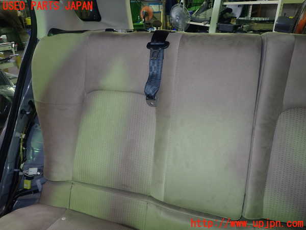 5UPJ-29327385]レクサス・CT200h(ZWA10)リアシート 中古_m0003.jpg