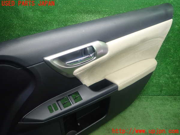 1UPJ-29321234]レクサス・CT200h(ZWA10)右前ドア内張り 中古_m0002.jpg
