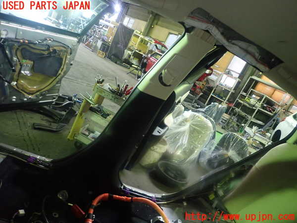 5UPJ-29327665]レクサス・CT200h(ZWA10)右センターピラートリム 中古_m0001.jpg