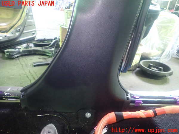 5UPJ-29327665]レクサス・CT200h(ZWA10)右センターピラートリム 中古_m0004.jpg