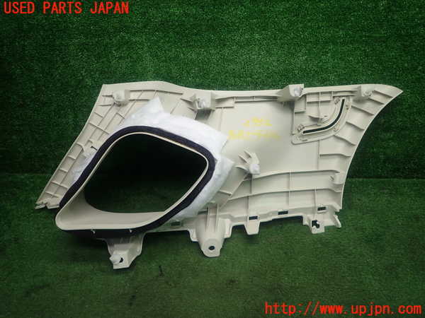 1UPJ-29327675]レクサス・CT200h(ZWA10)右リアピラートリム 中古_m0005.jpg
